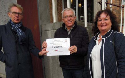 Cheque voor Stichting Heart for Children