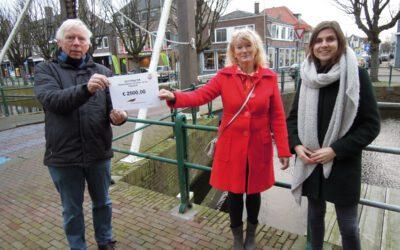 Subsidiecheque van OSA voor Stichting GA